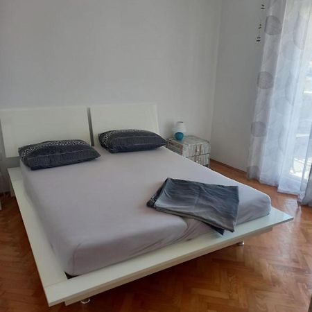 Apartman Rebeka Jezera Dış mekan fotoğraf