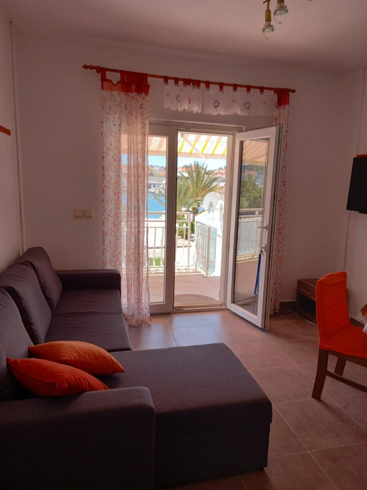 Apartman Rebeka Jezera Dış mekan fotoğraf