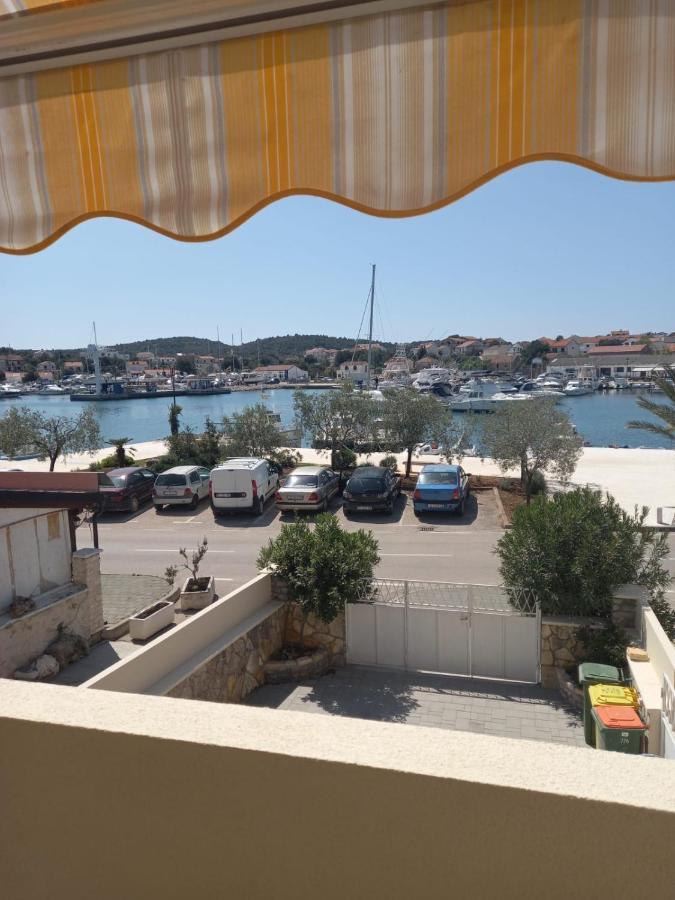 Apartman Rebeka Jezera Dış mekan fotoğraf