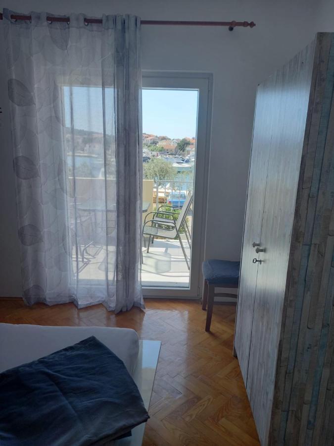 Apartman Rebeka Jezera Dış mekan fotoğraf